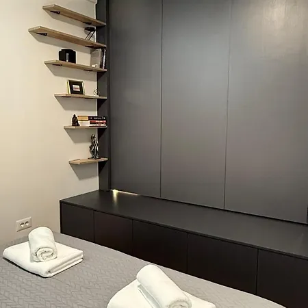 Lora Apartment Split